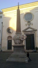 Bernini elefántja a Pantheon szomszédságában.
